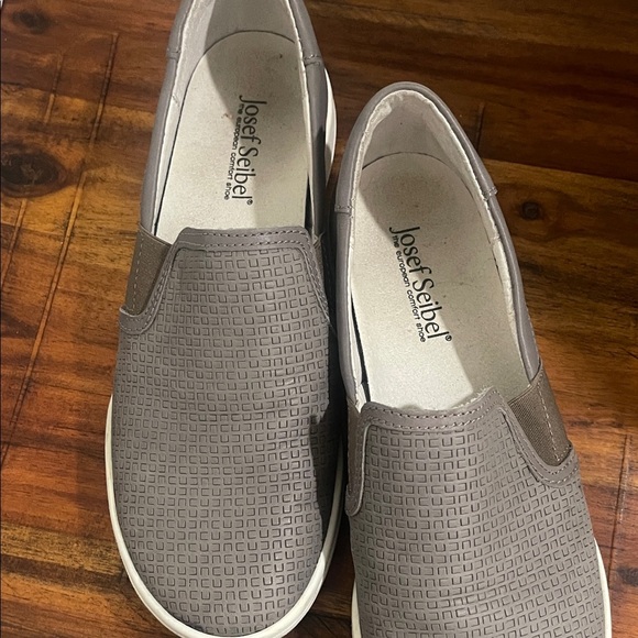 Josef Seibel Shoes - Josef Seibel Grey Leather Flat Slip On Sneakers Size 7 - 7.5